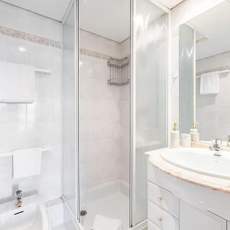 Eden Park 2 Piece, Clim, Parking * Menton