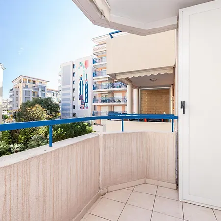 Eden Park 2 Piece, Clim, Parking *
